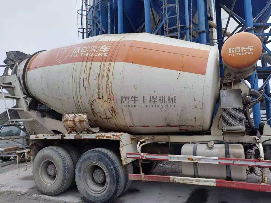 出售四台2012年联合重卡大14方搅拌车