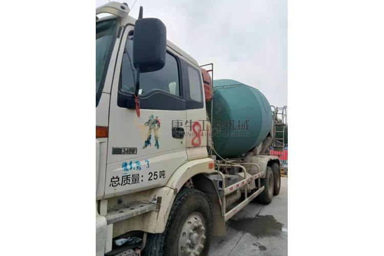 出售2013年12月欧曼大14方搅拌车